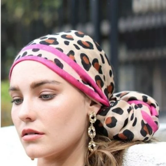 PINK LEOPARD YOUR WAY SCARF - Picture 1 of 5